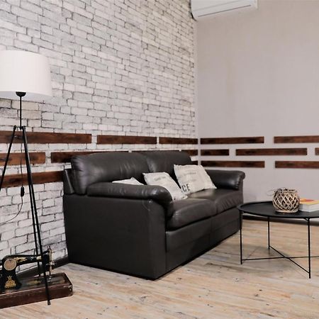 Avlabari Apartment - New One ティビリシ エクステリア 写真