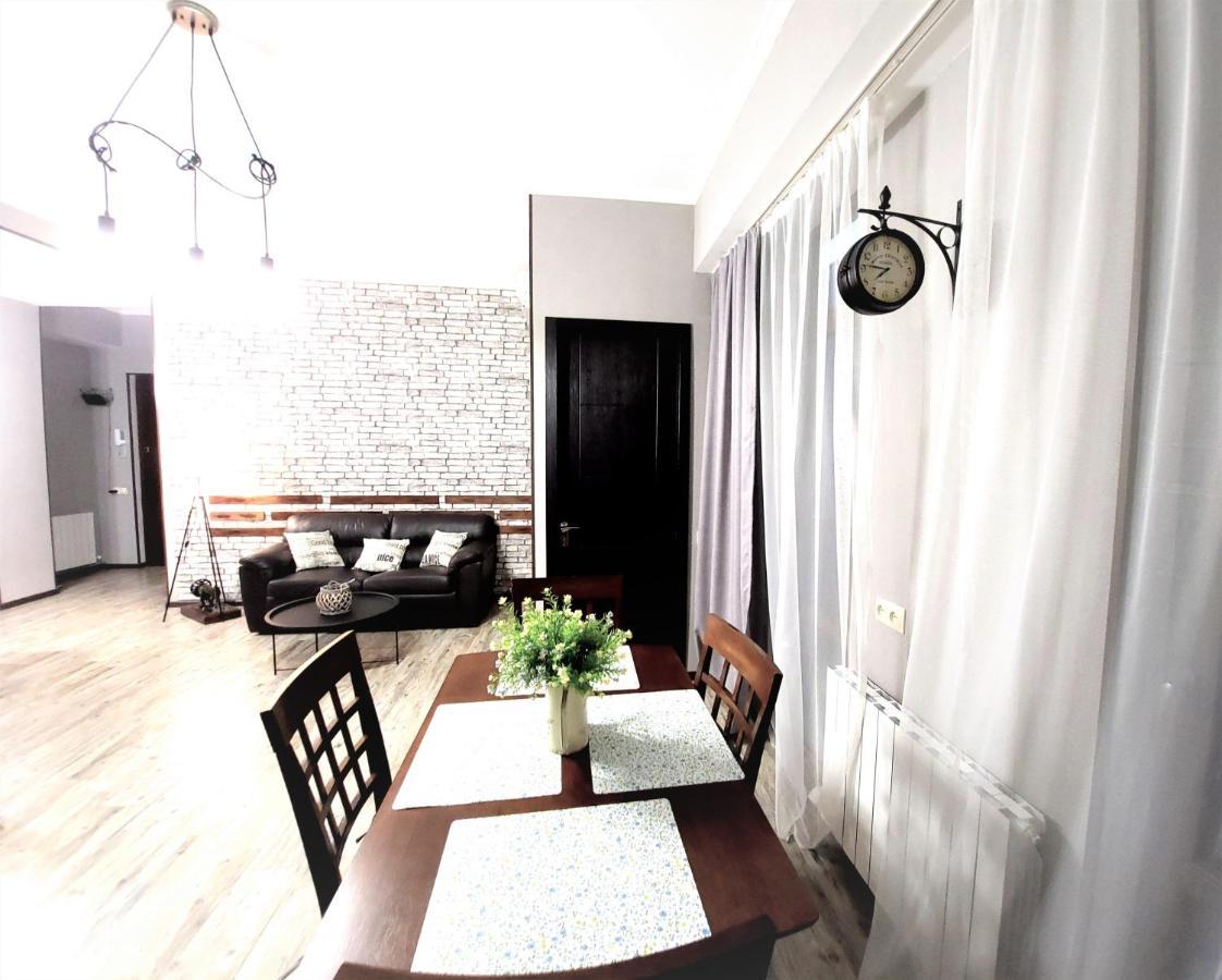 Avlabari Apartment - New One ティビリシ エクステリア 写真