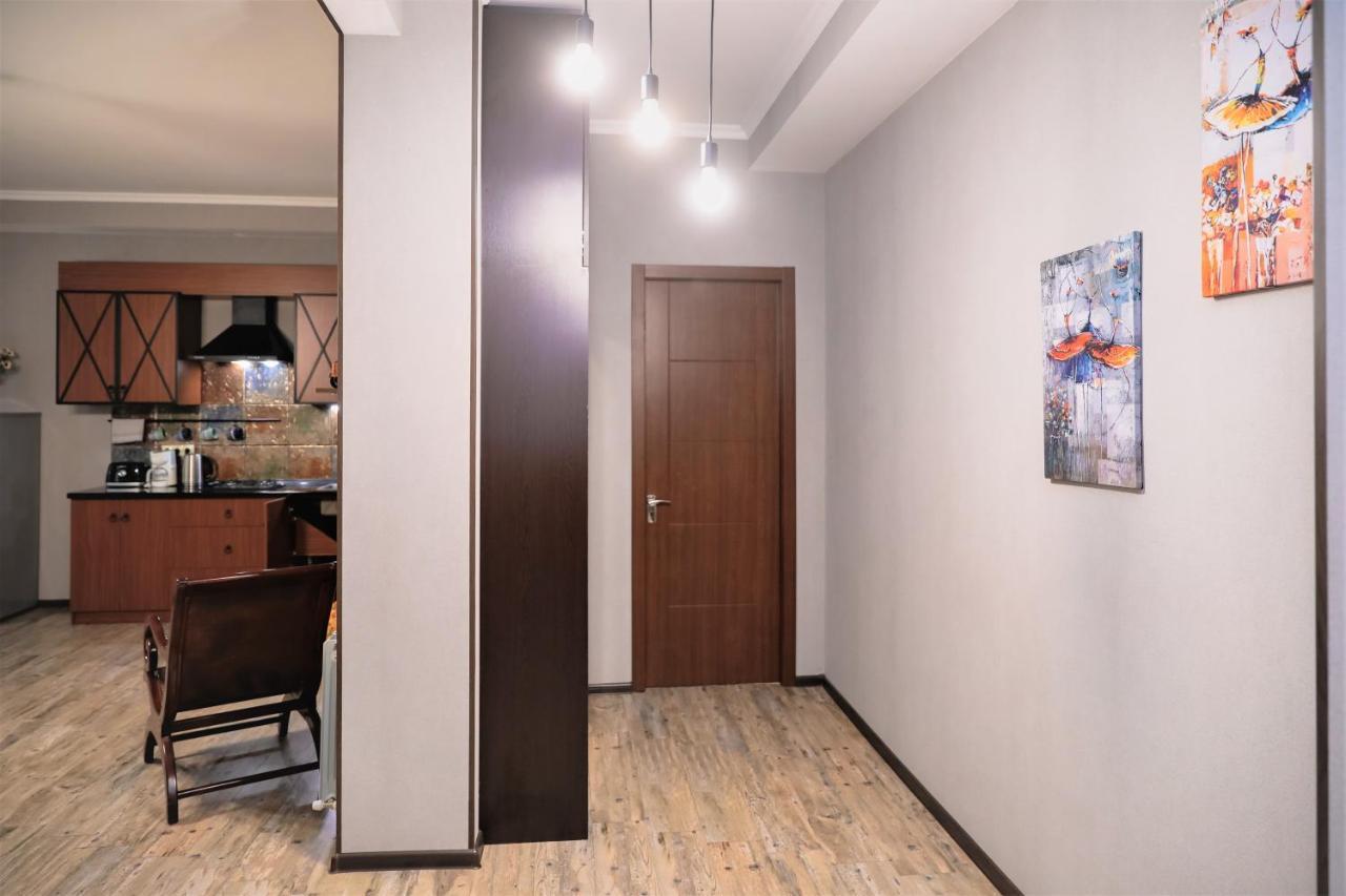 Avlabari Apartment - New One ティビリシ エクステリア 写真